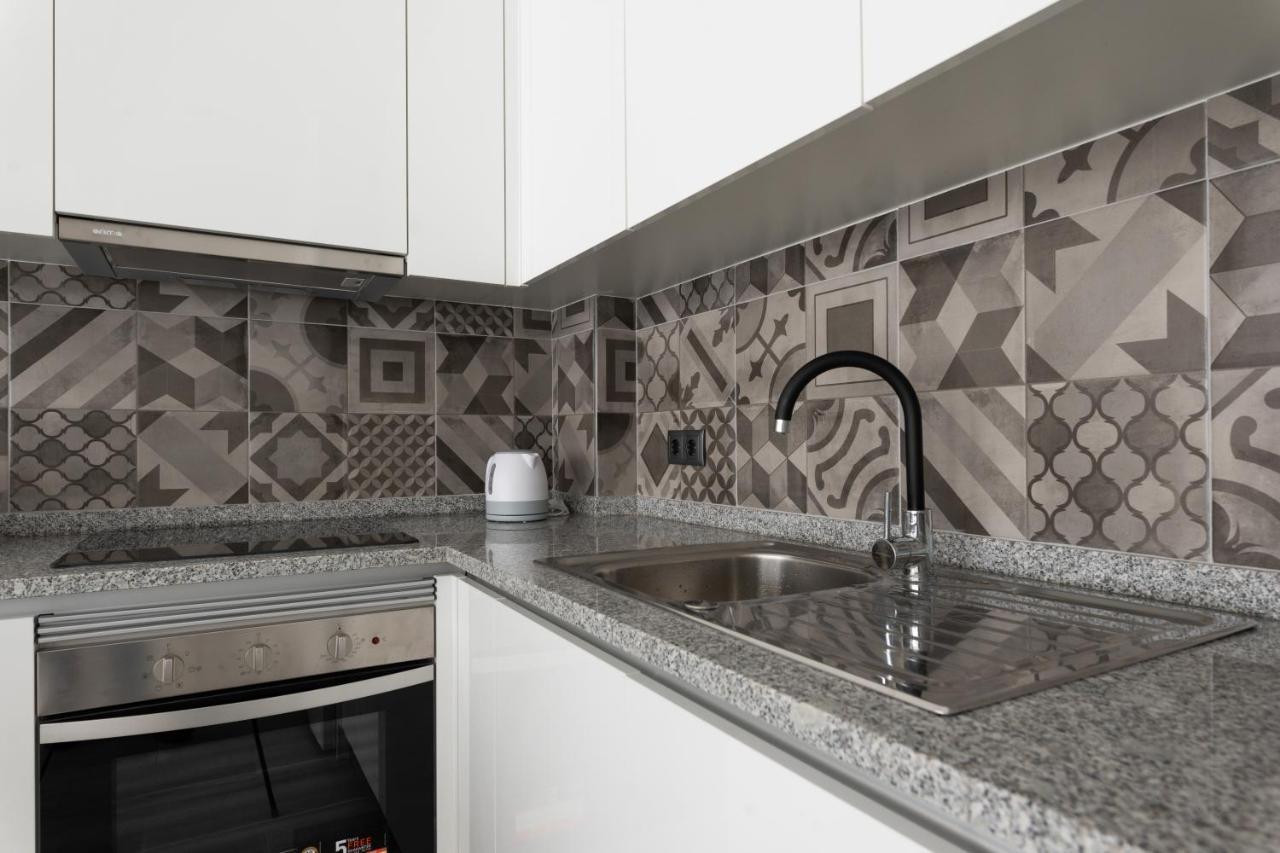 Апартаменты Lua Azul Apartamento Вила-Нова-ди-Гая Экстерьер фото